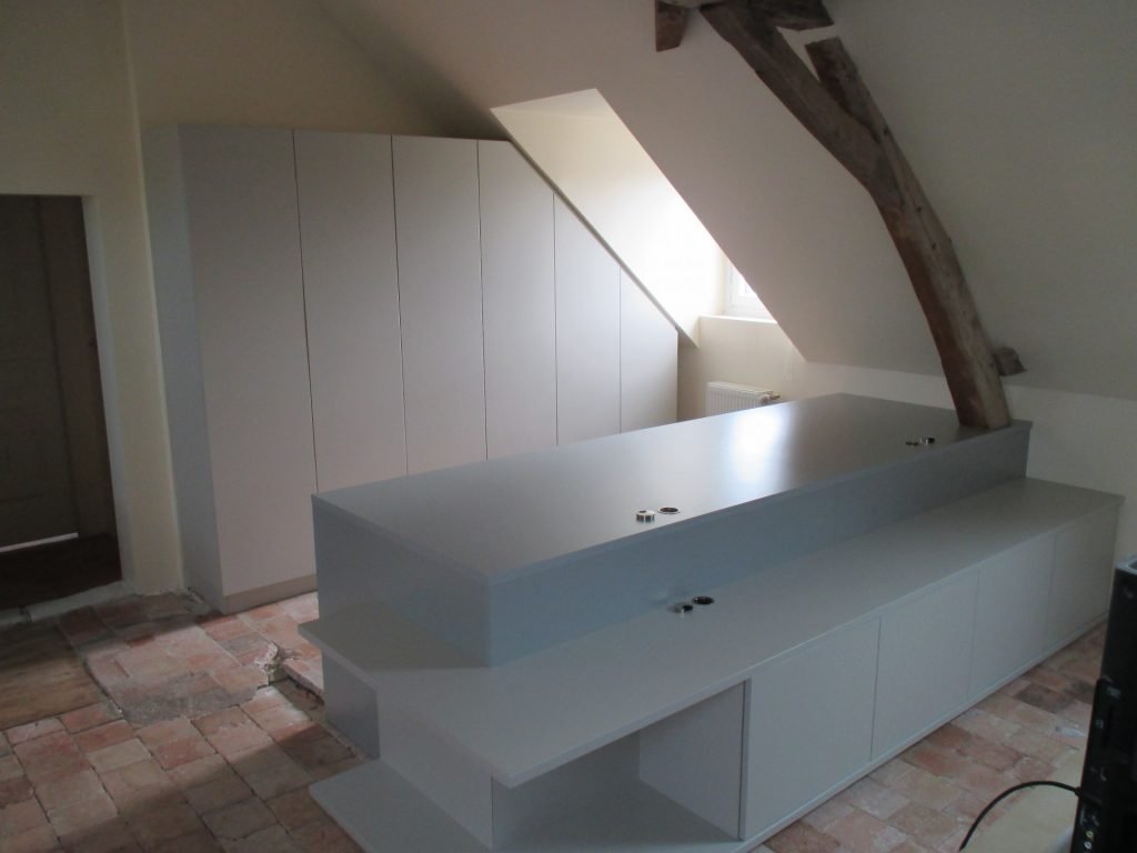 Rangements et bureau sur-mesure près d’Angers (49)