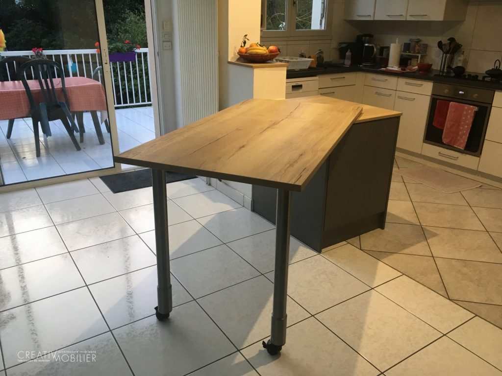 Îlot de cuisine avec table pivotante