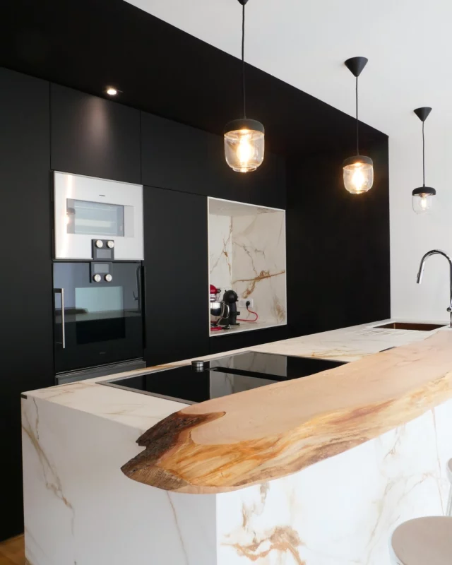Une qualité premium, c'est celle qui traverse les années.

Une cuisine qui ne ressemble à aucune autre. 

Faite pour durer. Faite pour vous.

Contactez-nous et transformons vos projets en expériences sur mesure.
📞 02 41 54 59 00
Lien en bio

#SurMesure #mobilierdesign #quality #kitchendesign